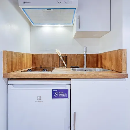 Studio Center Apartment *