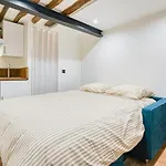 Studio Center Apartment *